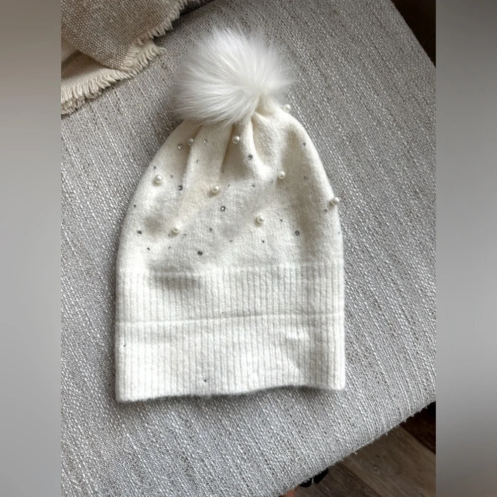 🧣 Madden NYC Cute Beanie-hat one size never worn condition.